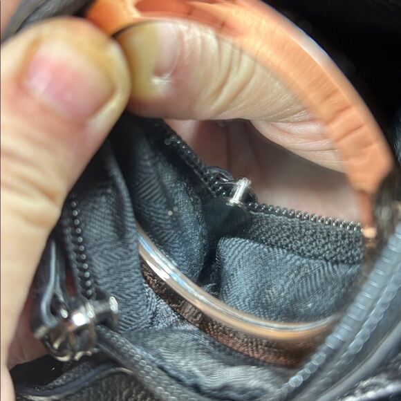 6193 Michael Kors Callie frame out patent leather crossbody - Picture 9 of 11